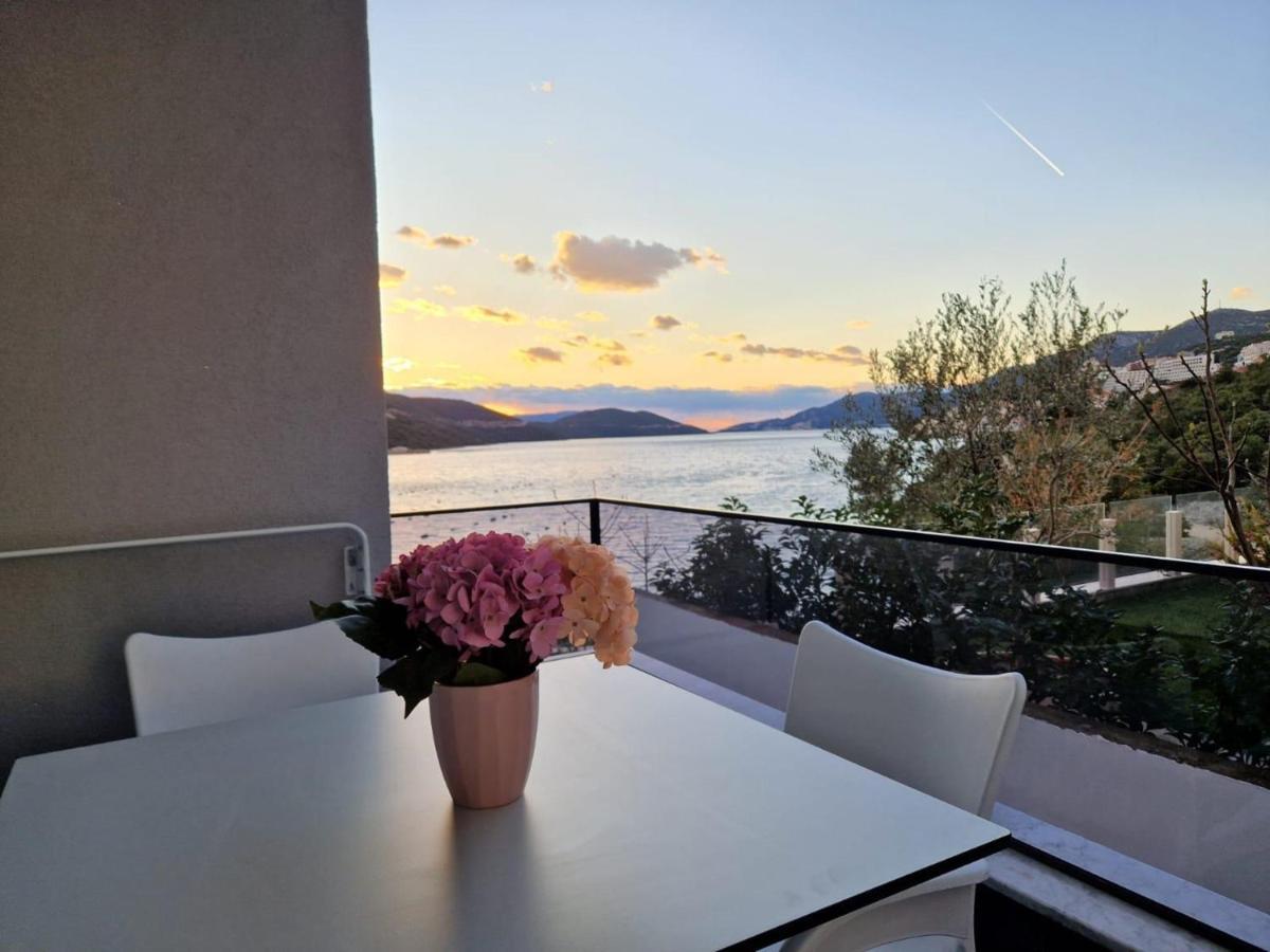 Elegance Dream Apartment Неум Екстериор снимка
